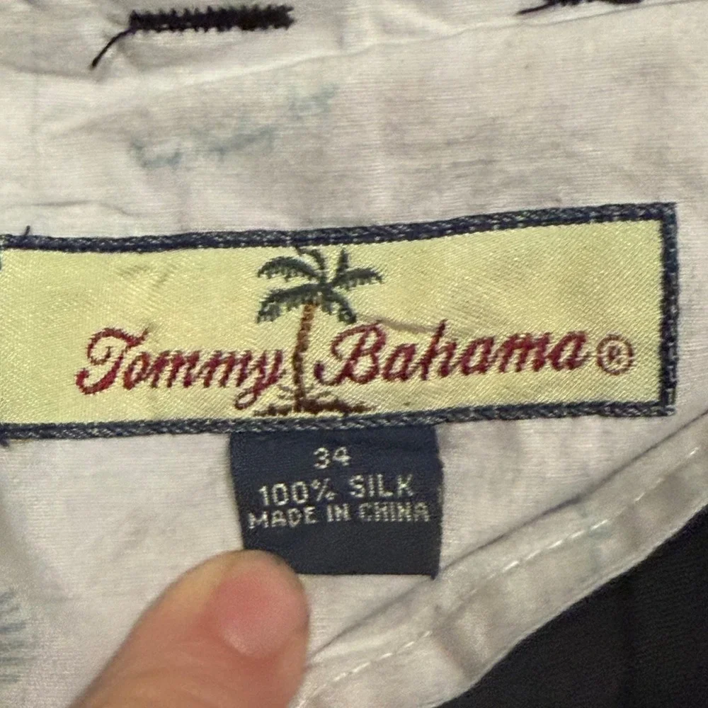 Tommy Bahama Relax Pleated Pants Mens 34 Black Silk Herringbone Quiet Luxury